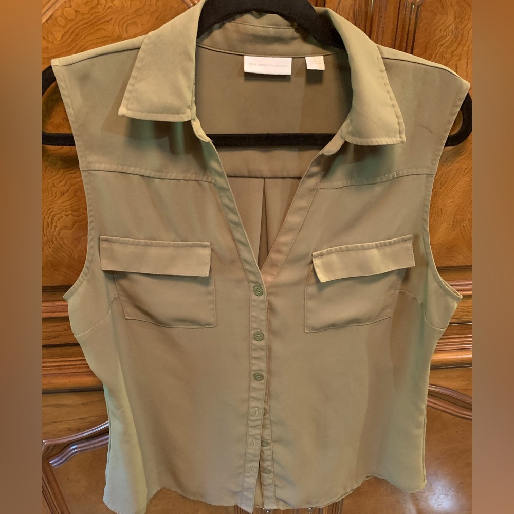 New York and Co. Olive Sleeveless Button-Up Top